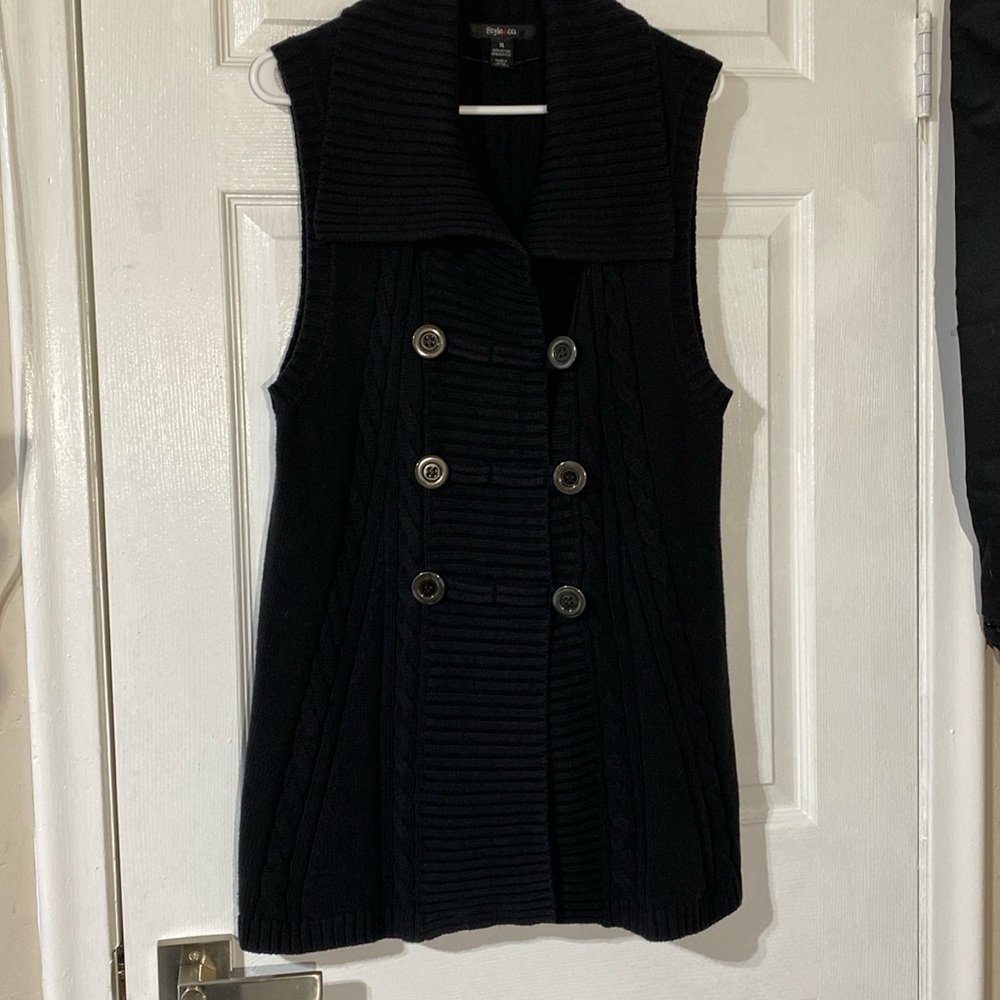 Style&co Women’s sleeveless Knit Black Vest size XL